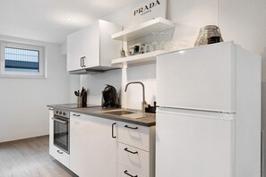 Kühlschrank, Ofen, Herdplatte, Geschirrspüler