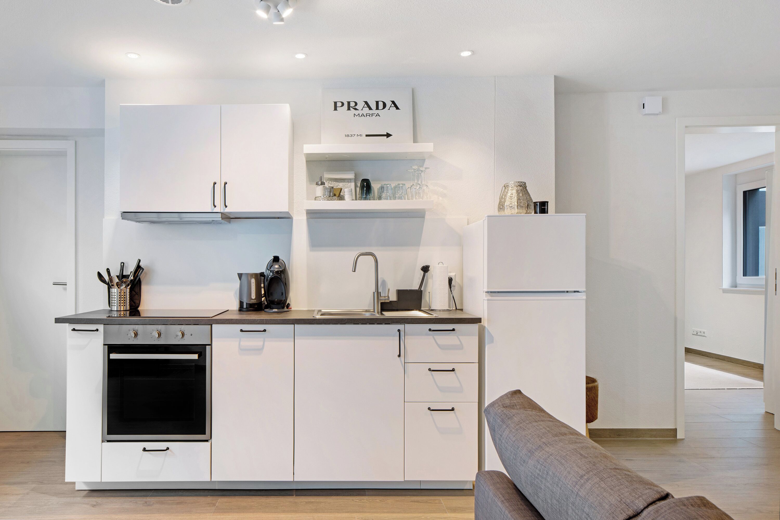 Fridge, oven, stovetop, dishwasher