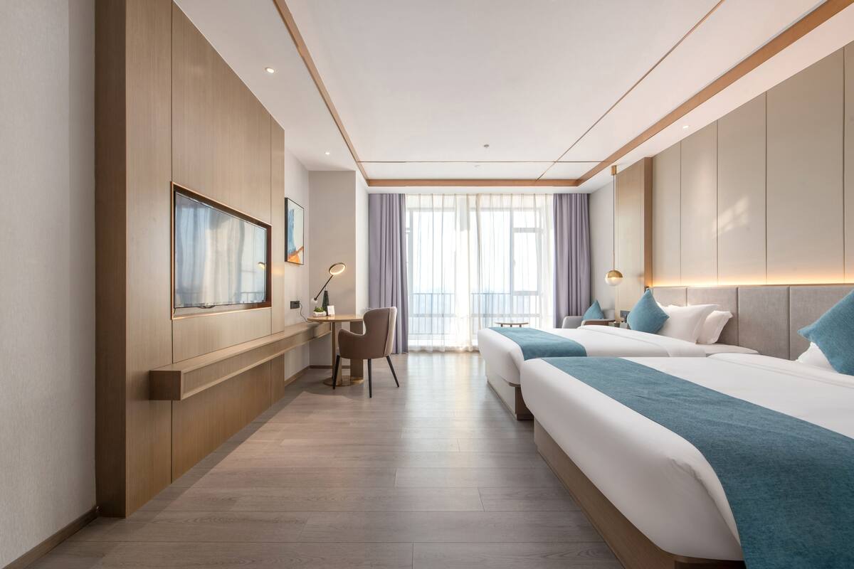 Standard-Doppelzimmer, Raucher, mit Bad | 1 Schlafzimmer, Daunenbettdecken, Schreibtisch, kostenloses WLAN