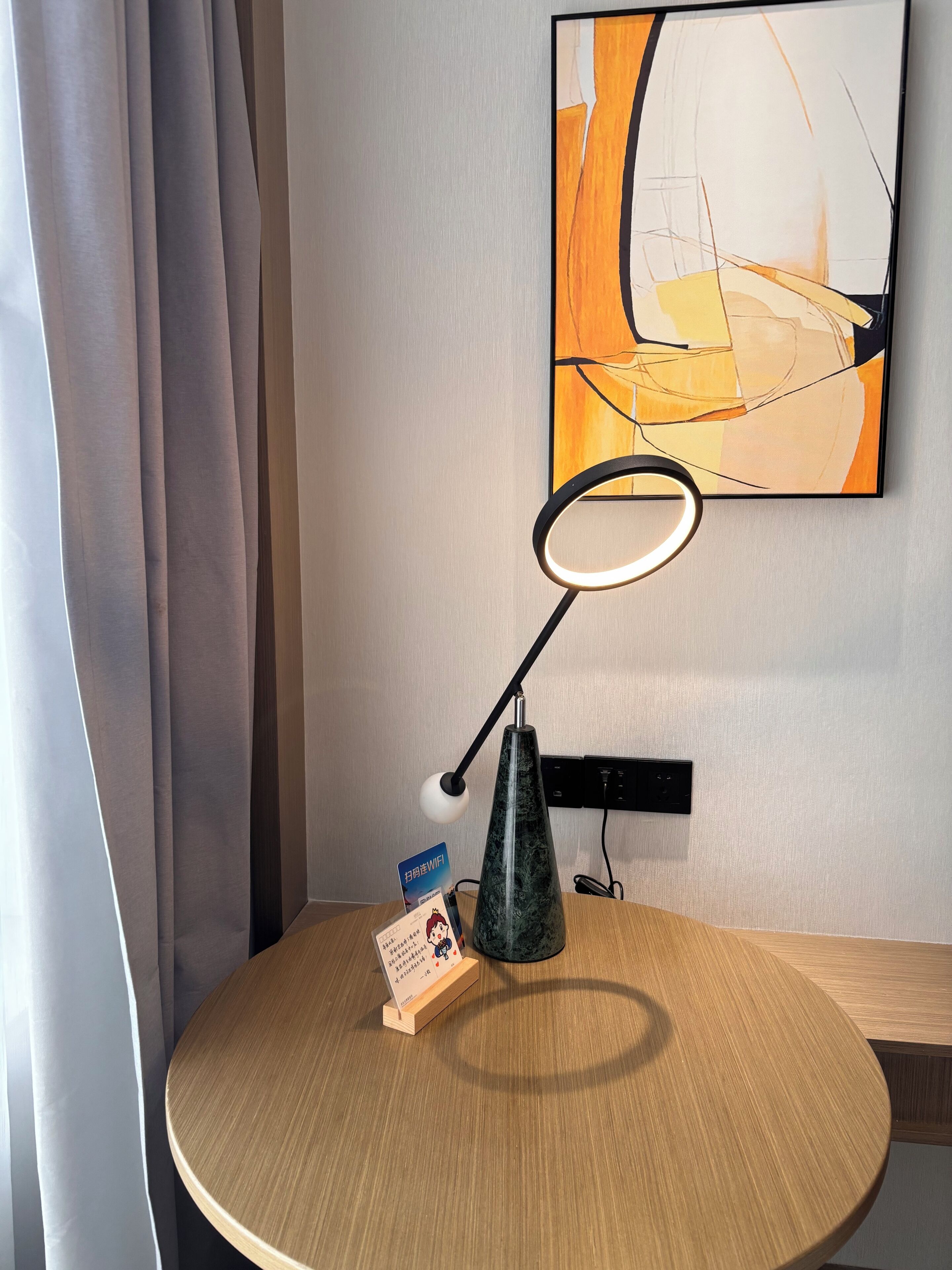Standard Suite, Smoking, Air conditioning