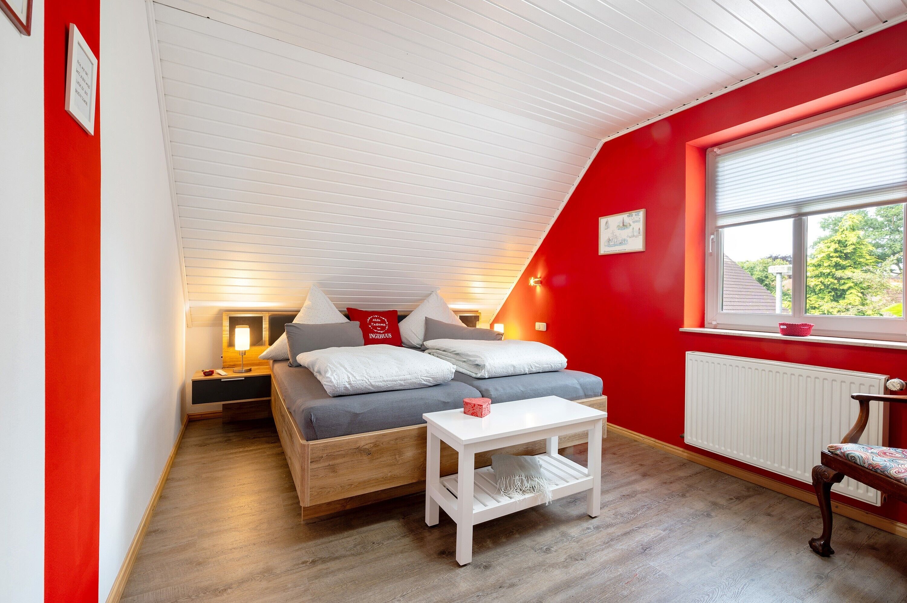 1 habitación, tabla de planchar con plancha, wifi gratis y ropa de cama 