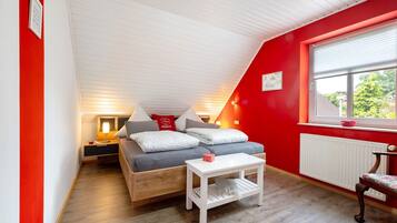 1 habitación, tabla de planchar con plancha, wifi gratis y ropa de cama