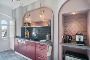 Fridge, microwave, oven, stovetop - Vacation apartment 'Deluxe Apartement Lot54' with private terrace, WiFi and streaming services (Neidenbach)