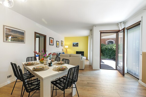 Familienapartment, Mehrere Schlafzimmer (Il Giardino di Riva) | Speisen