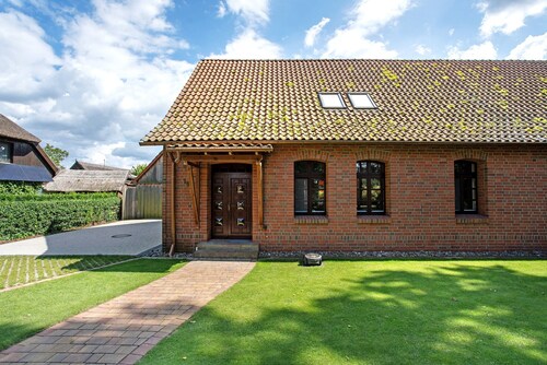 Ferienhaus 'Ferienhaus Dorfidyll' mit privater Terrasse, privatem Garten und WLAN