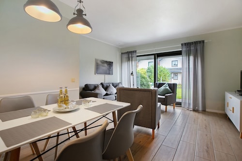 Ferienhaus „Deichkönig“ direkt im Kurzentrum, privater Terrasse und WLAN