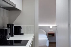 2 bedrooms, iron/ironing board, free WiFi, bed sheets - Central Bliss Suite B1 (Athens)