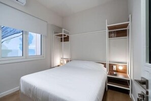 2 chambres, fer et planche à repasser, Wi-Fi gratuit, draps fournis