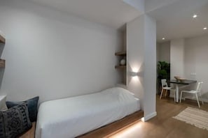 1 bedroom, iron/ironing board, free WiFi, bed sheets - Central Bliss Suite B3 (Athina)