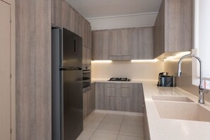 Fridge, oven, stovetop, dishwasher - Marousi Comfort Residence (Marousi)