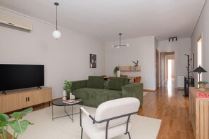 Smart TV - Marousi Comfort Residence (Marousi)