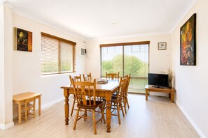 In-room dining - Family Oasis At Busselton (Geographe)