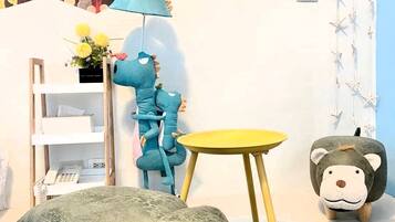 Comfort-herbergi með tvíbreiðu rúmi - 1 tvíbreitt rúm | Rúm með „pillowtop“-dýnum, hljóðeinangrun, ókeypis þráðlaus nettenging