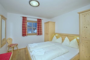 4 bedrooms, WiFi - Entire chalet in Wald im Pinzgau (Wald-Königsleiten)
