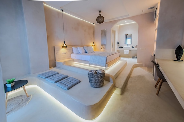 Kahden hengen luksushuone, 1 suuri parisänky, yksityinen uima-allas, meren rannalla | Egyptinpuuvillaiset lakanat, ylelliset vuodevaatteet