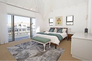 5 bedrooms, WiFi, bed sheets