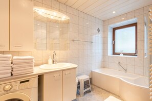 Shower, towels
