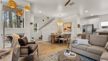 Smart-tv och eldstad