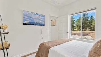 2 sovrum, strykjärn/strykbräda, resesäng och gratis wi-fi