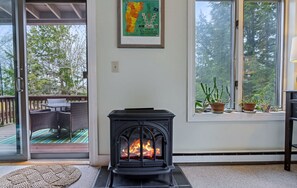Interior - Cozy Fireplace, Pets, Club Access! - Saltbox 9A (Quechee)