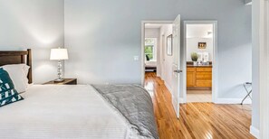 3 chambres, fer et planche à repasser, lit de bébé portatif, Wi-Fi
