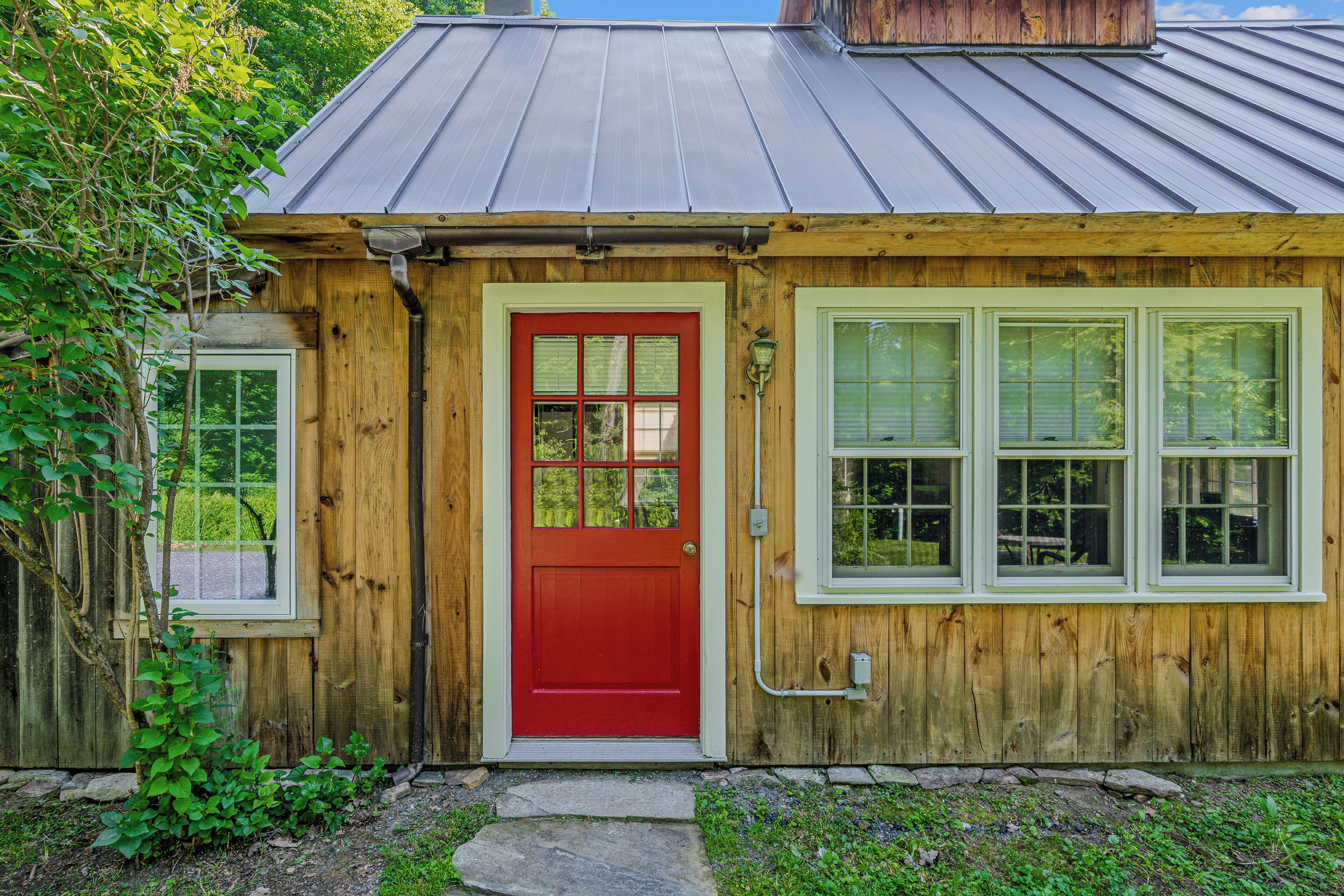 NEW LISTING Rustic Charm Meets Modern Comfort at Rock Haven Sugar House in Reading, VT
