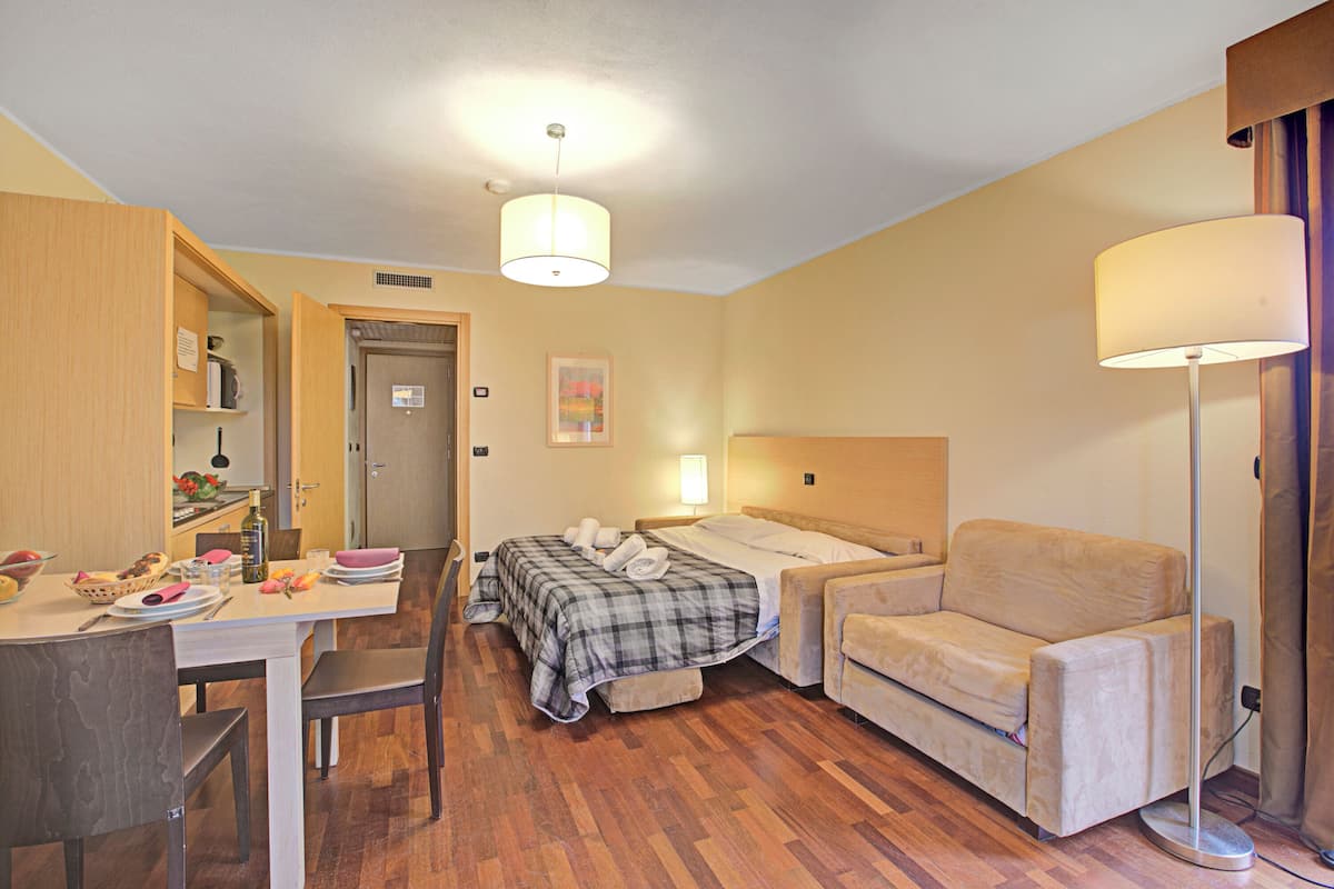 Standaard studio (Baita 6 - Balcony Studio 206) | 1 slaapkamer, een laptopwerkplek, wifi, beddengoed