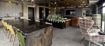 Iconic Nike Studio + Romantic Canopy Glow