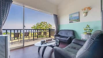 Quadruple room in the building | Blackout curtains, free WiFi, bed sheets