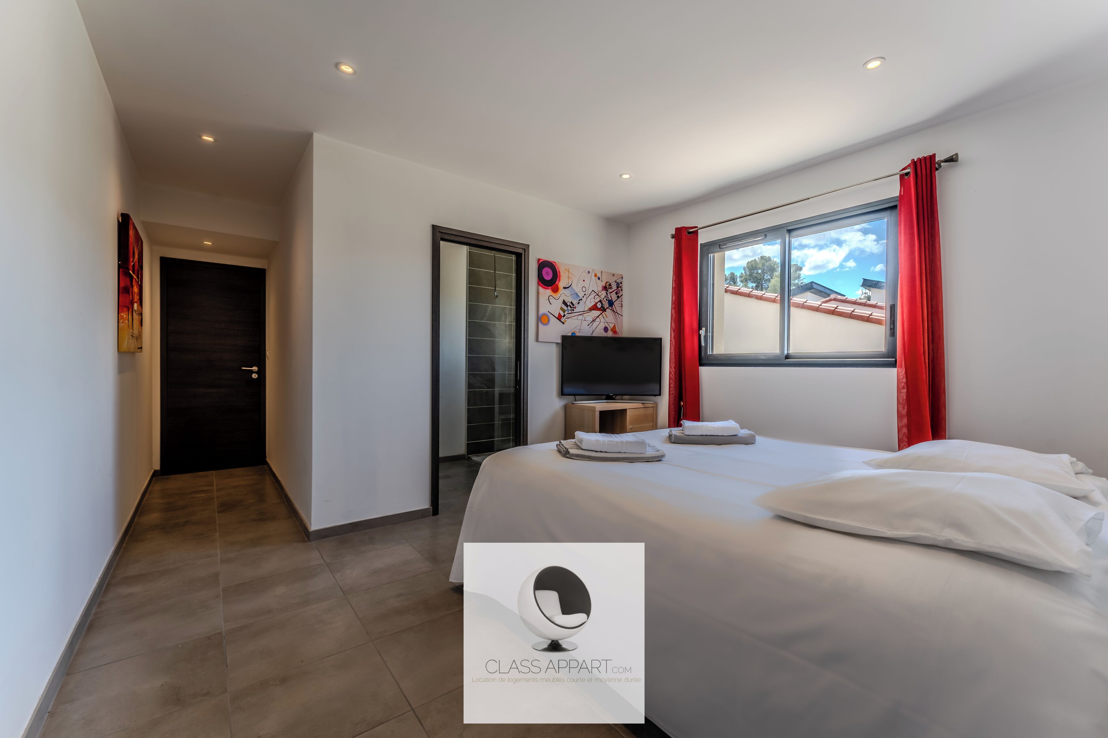 5 bedrooms, WiFi, bed sheets