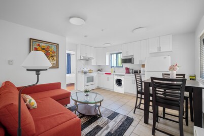 Lovely ground floor suite in Central Vancouver