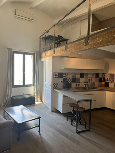 Roxane's Loft Apartment in the historic center of Aix en Provence