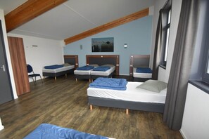 13 bedrooms, internet, wheelchair access