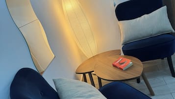 豪華雙人房, 陽台, 城市景觀 | 高級寢具、羽絨被、記憶床墊、迷你吧