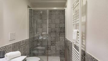Basic Apartment, City View | Bathroom