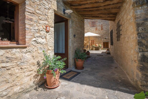 Exterior detail - Beautiful villa with pool, WIFI, TV, terrace and panoramic view, close to Greve In Chianti (Gaiole In Chianti)