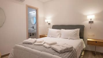 Superior Apartment | 2 bedrooms, desk, soundproofing, iron/ironing board