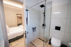 Superior Apartment | Bathroom | Hair dryer, bathrobes, slippers