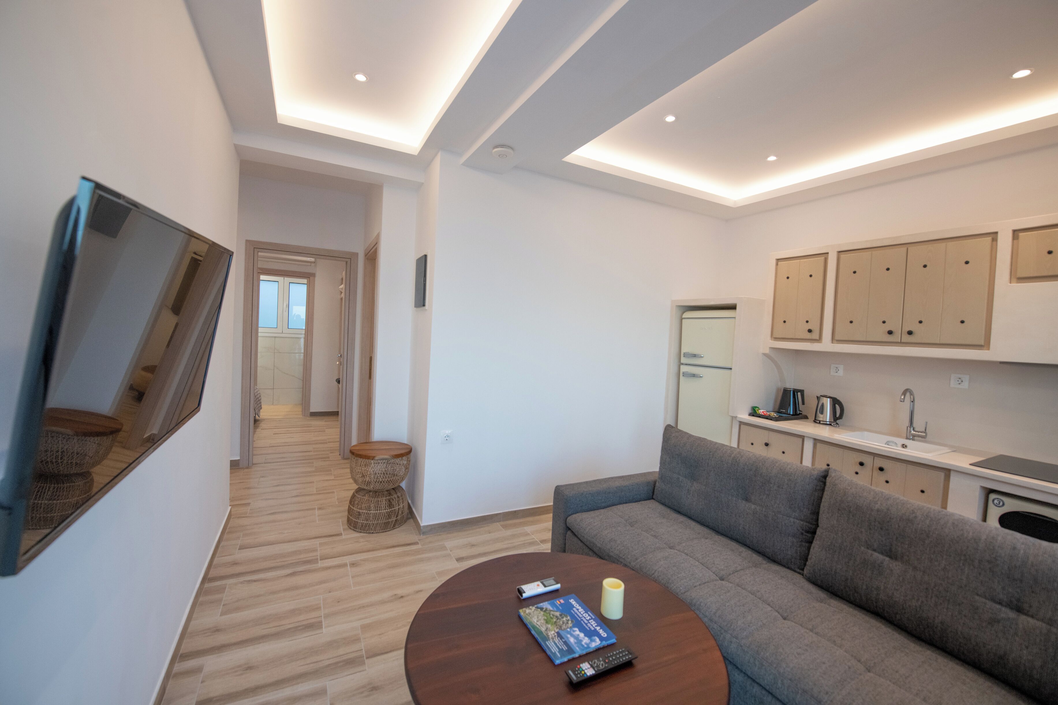 Superior Apartment | Living area | Flat-screen TV