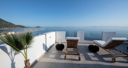 Flisvos Beachfront Apartments
