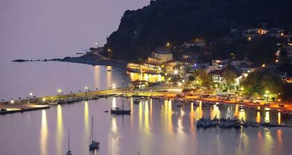 Flisvos Beachfront Apartments