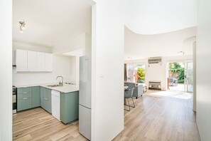 Interior - Abby's Beach Villa (Broadwater)