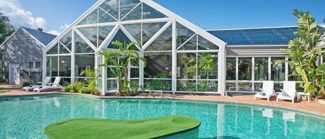 Piscina externa, piscina aquecida