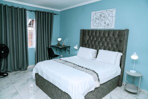 1 bedroom, desk, iron/ironing board, free WiFi - Cozy 1-bedroom apartment in delightful Sandton with AC, WiFi (Sandton)