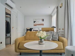 Deluxe kamer | 1 slaapkamer, luxe beddengoed, individueel gedecoreerd