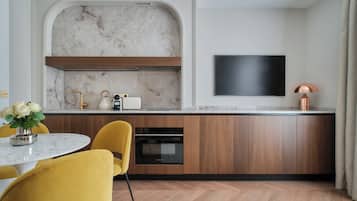 Deluxe appartement, balkon (501) | 1 slaapkamer, luxe beddengoed, pillowtop-bedden, individueel gedecoreerd