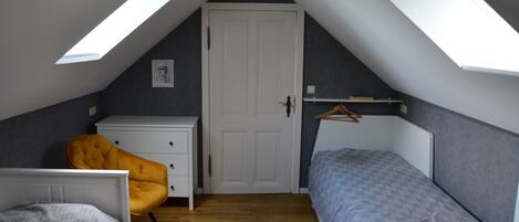 1 bedroom, WiFi, bed sheets