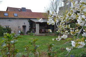 Property grounds - Blüten Remise - Welcome to the flower city of Werder! (Werder (Havel))