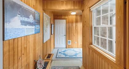 Sand Cove Cottage-New!