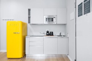 雪櫃、微波爐、爐具、洗碗機